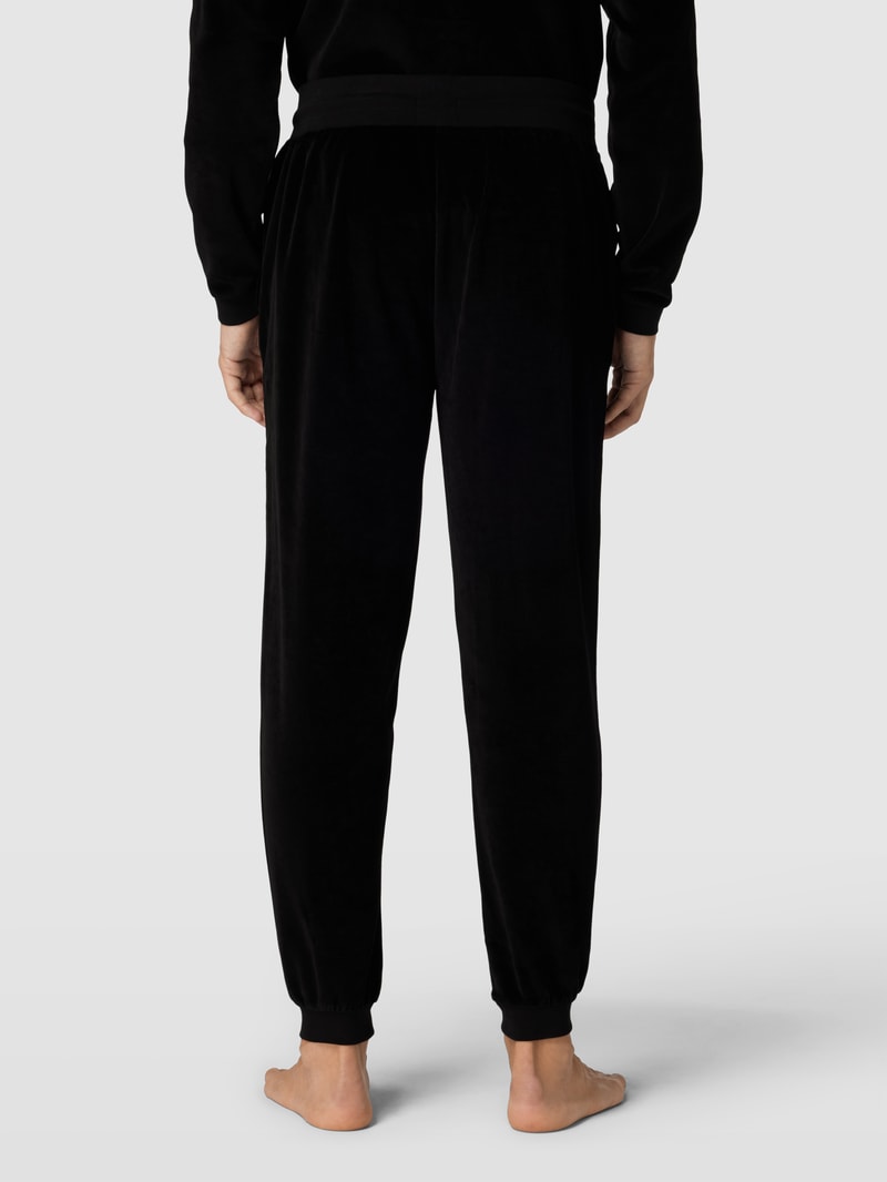 Sweatpants mit seitlichen Eingrifftaschen in schwarz