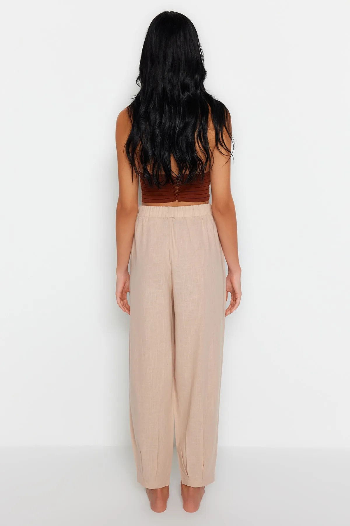 Trendyol Collection  Beige gewebte Hose aus 100 % Baumwolle TBESS23PL00015