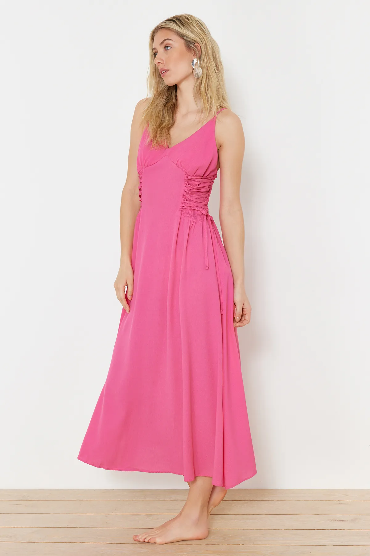 Trendyol Collection  Fuchsia Maxi-Strandkleid aus Webstoff TBESS24EL00098
