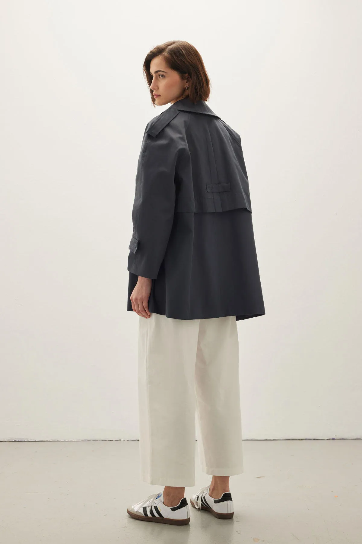 Manuka  OVERSIZE KURZER TRENCHCOAT MARINEBLAU
