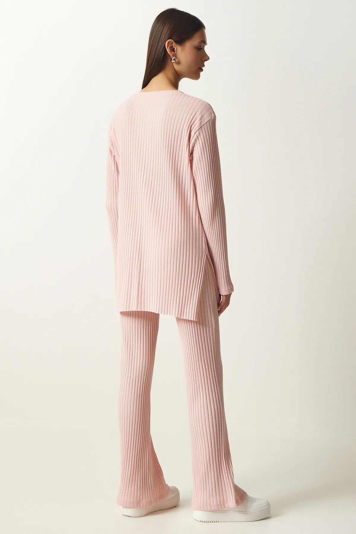Happiness İstanbul  Damen-Set aus schnurgebundener Strickbluse und Hose in Puderfarbe OW00008