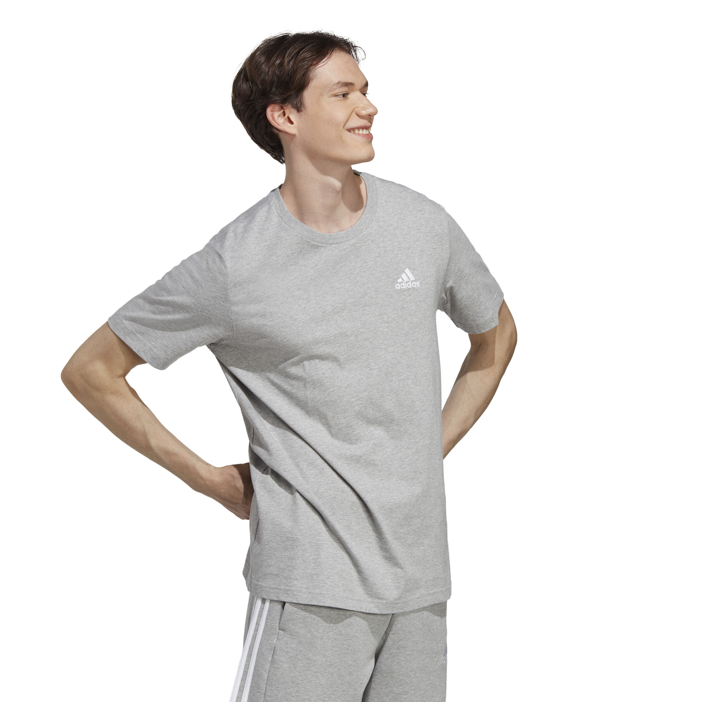 Essentials Single Jersey Embroidered Small Logo T-Shirt Herren - Hellgrau