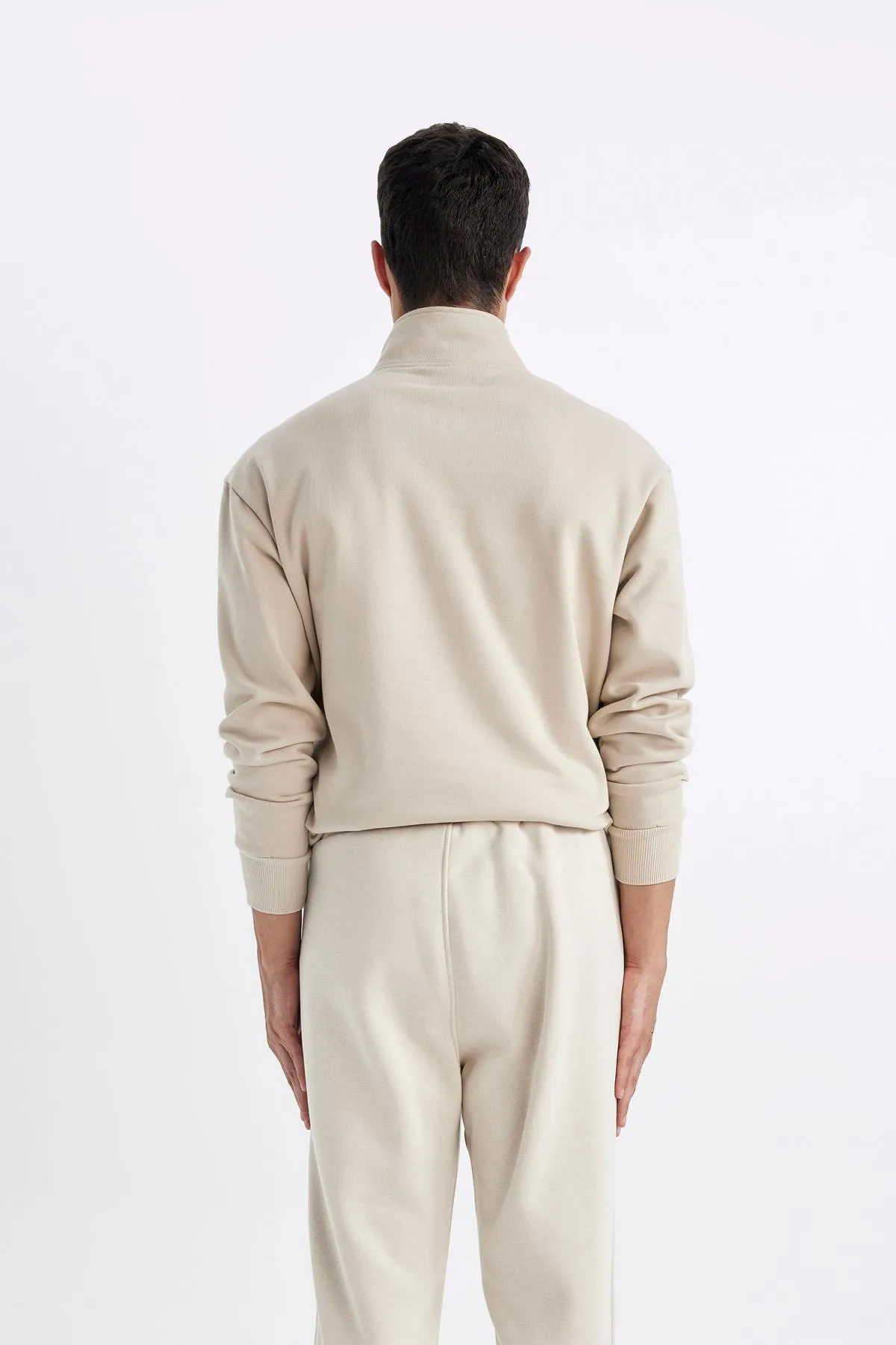 DeFacto  Comfort Fit Stehkragen-Sweatshirt aus dickem Stoff X7405az24sp