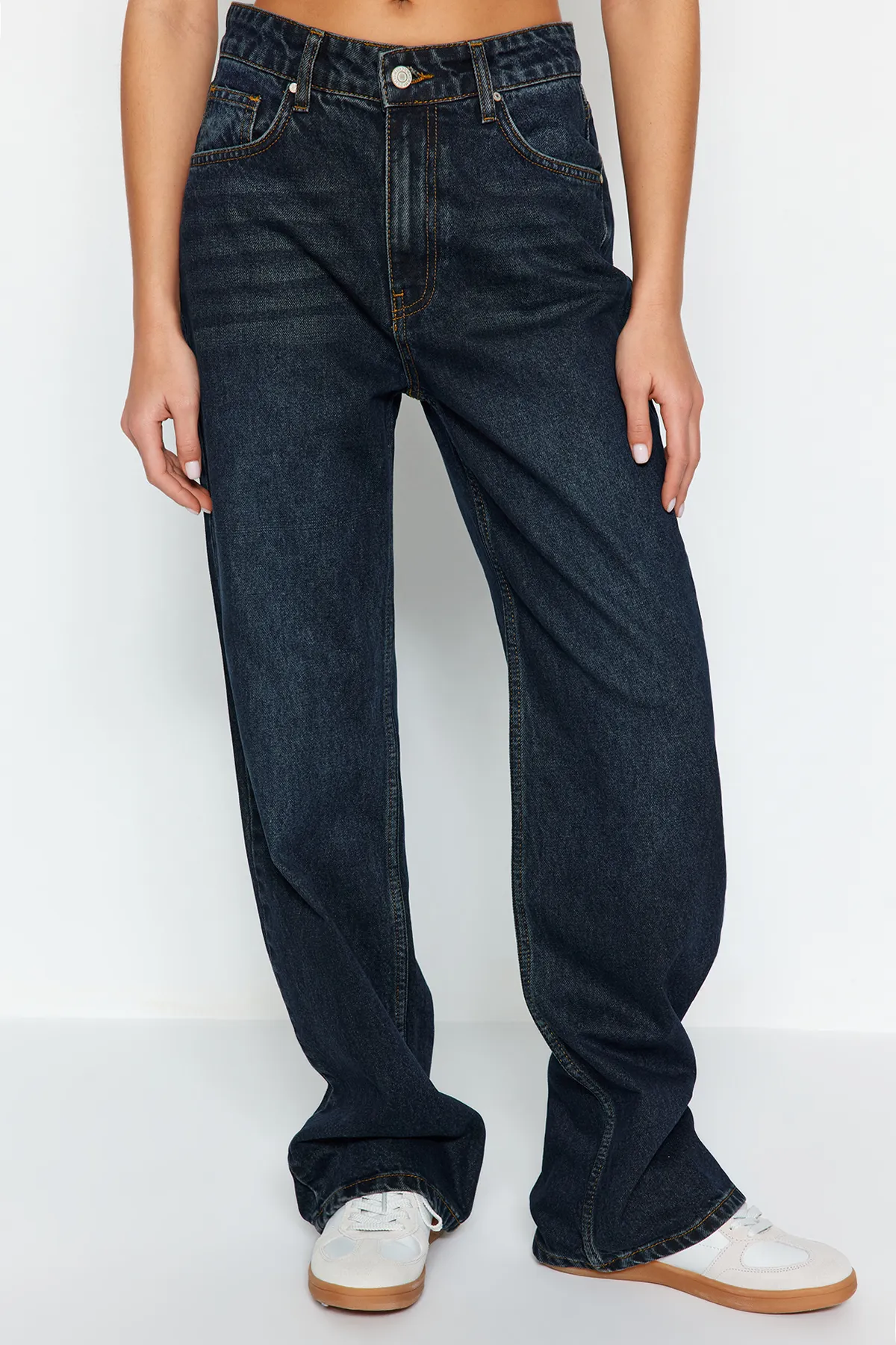 Trendyol Collection  Dunkelblaue Jeans mit hoher Taille und weitem Bein TWOSS24JE00019