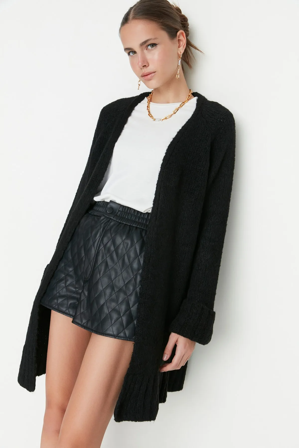 Trendyol Collection  Schwarzer, weicher, strukturierter Strick-Cardigan mit weiter Passform TWOAW21HI0555