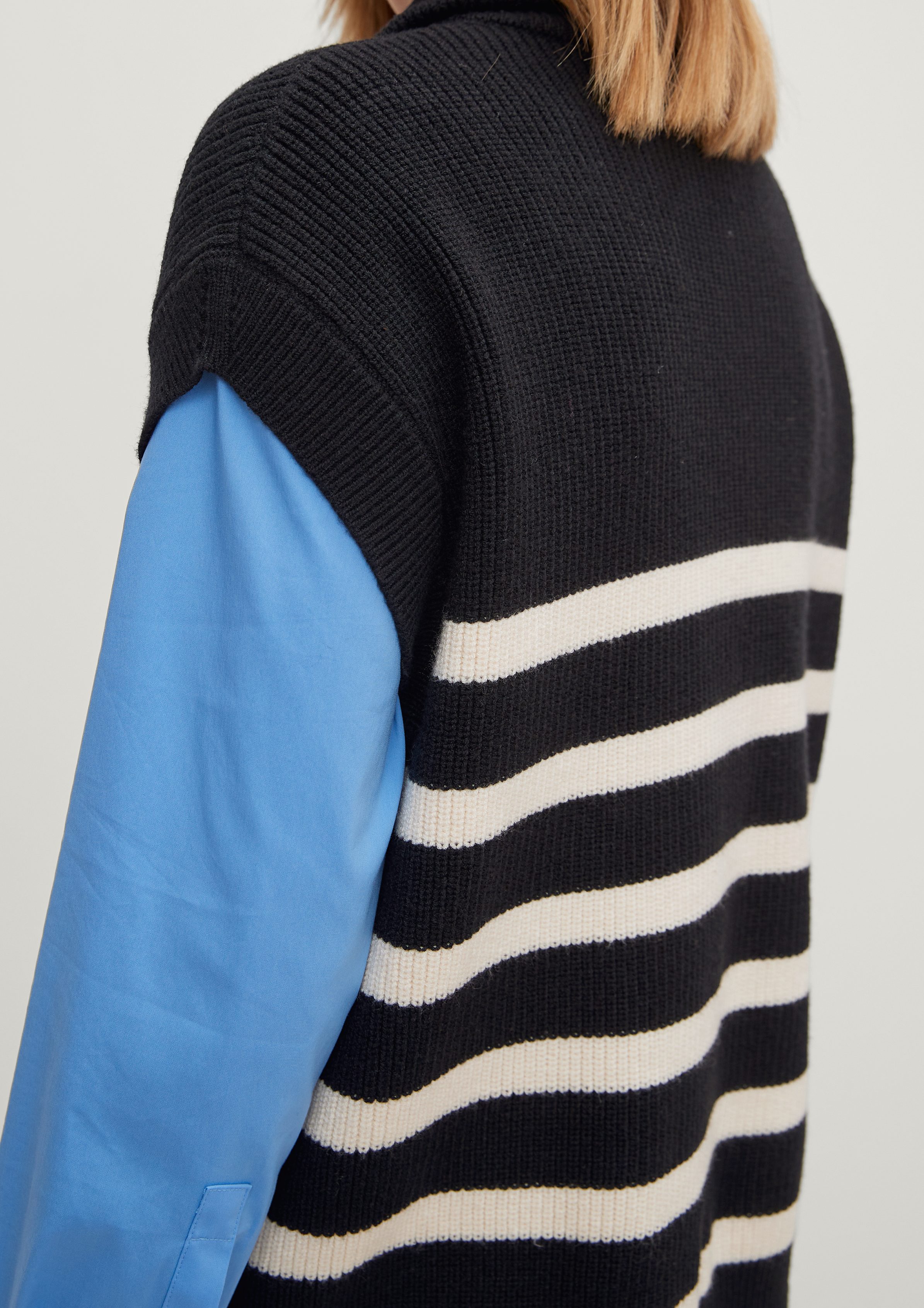 Comma Strickjacke Ärmellose Strickjacke