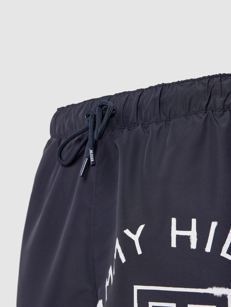 Badehose mit Label-Print in marineblau