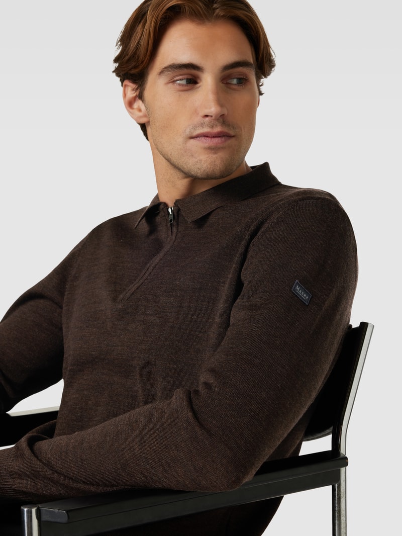 Strickpullover mit kurzem Reißverschluss Modell 'POLO ZIP' in dunkelbraun