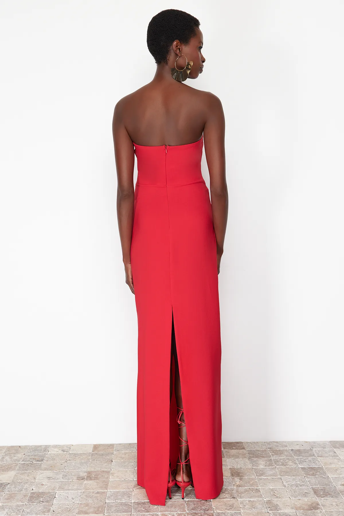 Trendyol Collection  Langes Abendkleid mit rotem Schleifendetail TPRSS24AE00073