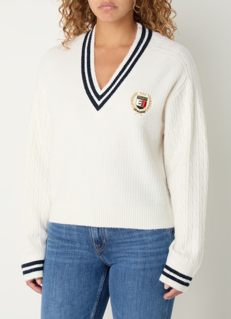 Tommy Hilfiger briaunotas megztinis su V formos iškirpte ir logotipu