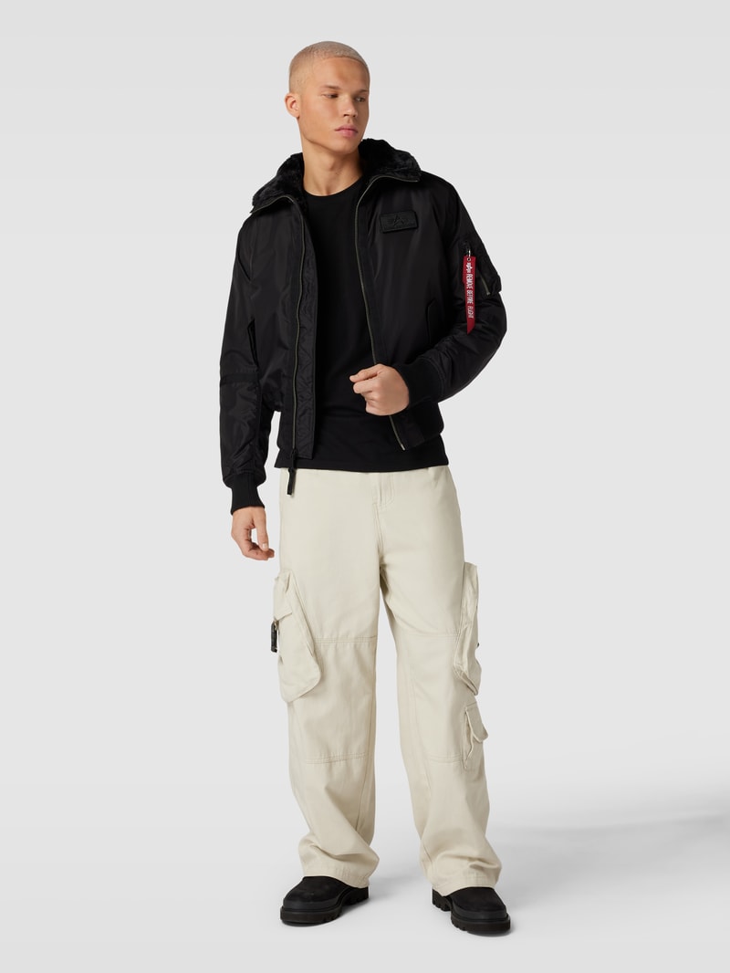 Jacke mit Kunstfellbesatz in schwarz
