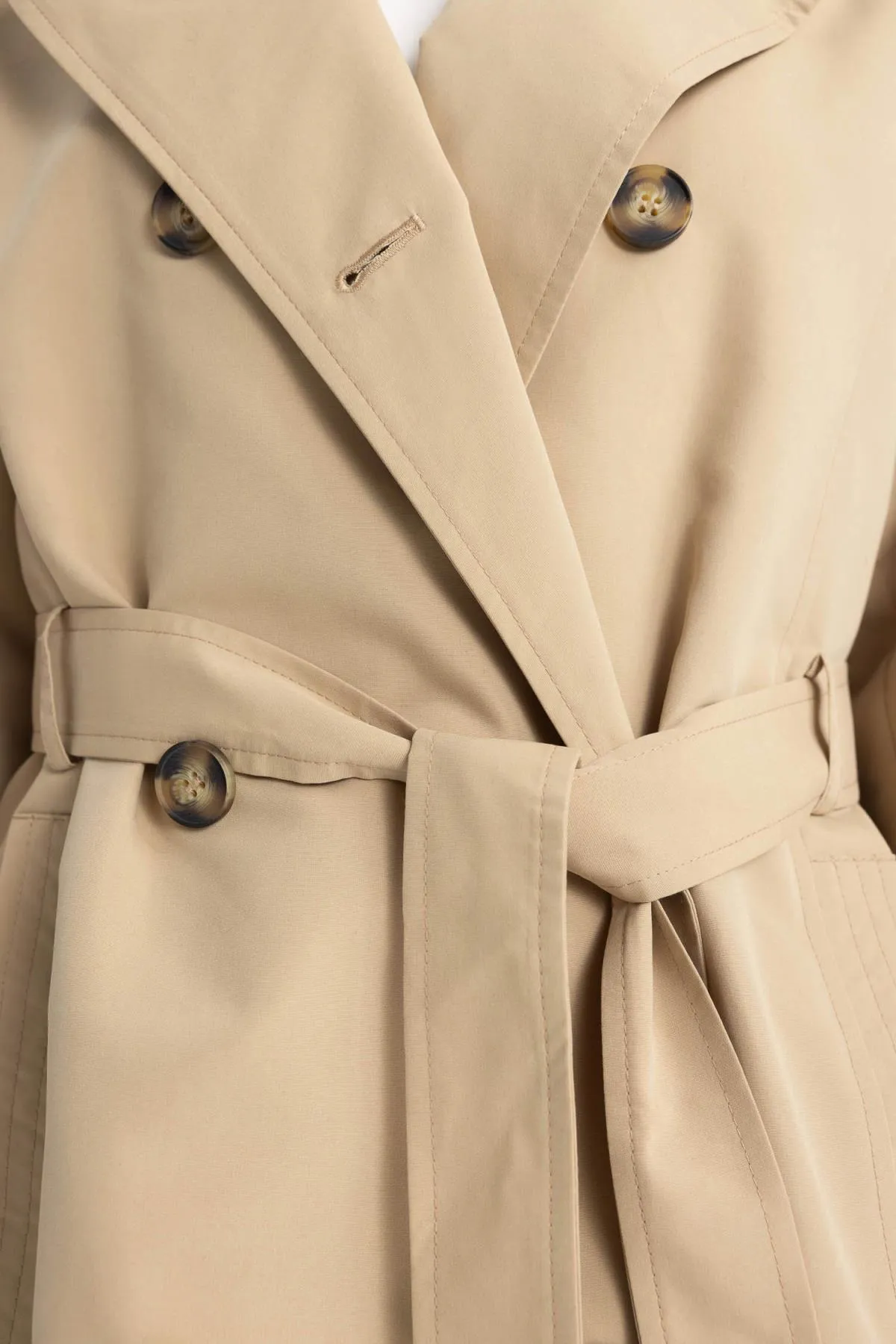 DeFacto  Wasserdichter Trenchcoat mit normaler Passform und Gürtel A0593ax24sp