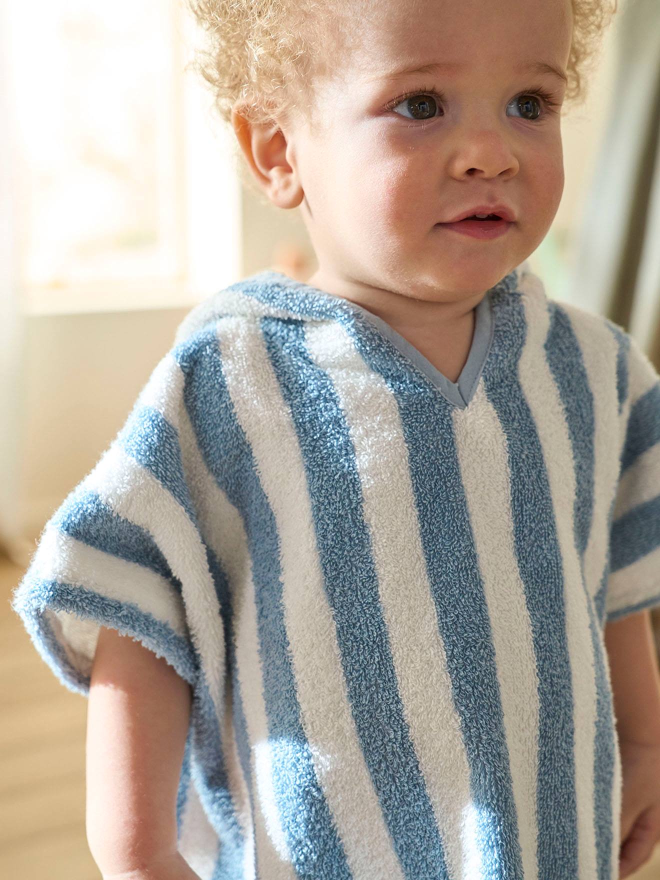 Poncho de bain bébé à rayures personnalisable rose