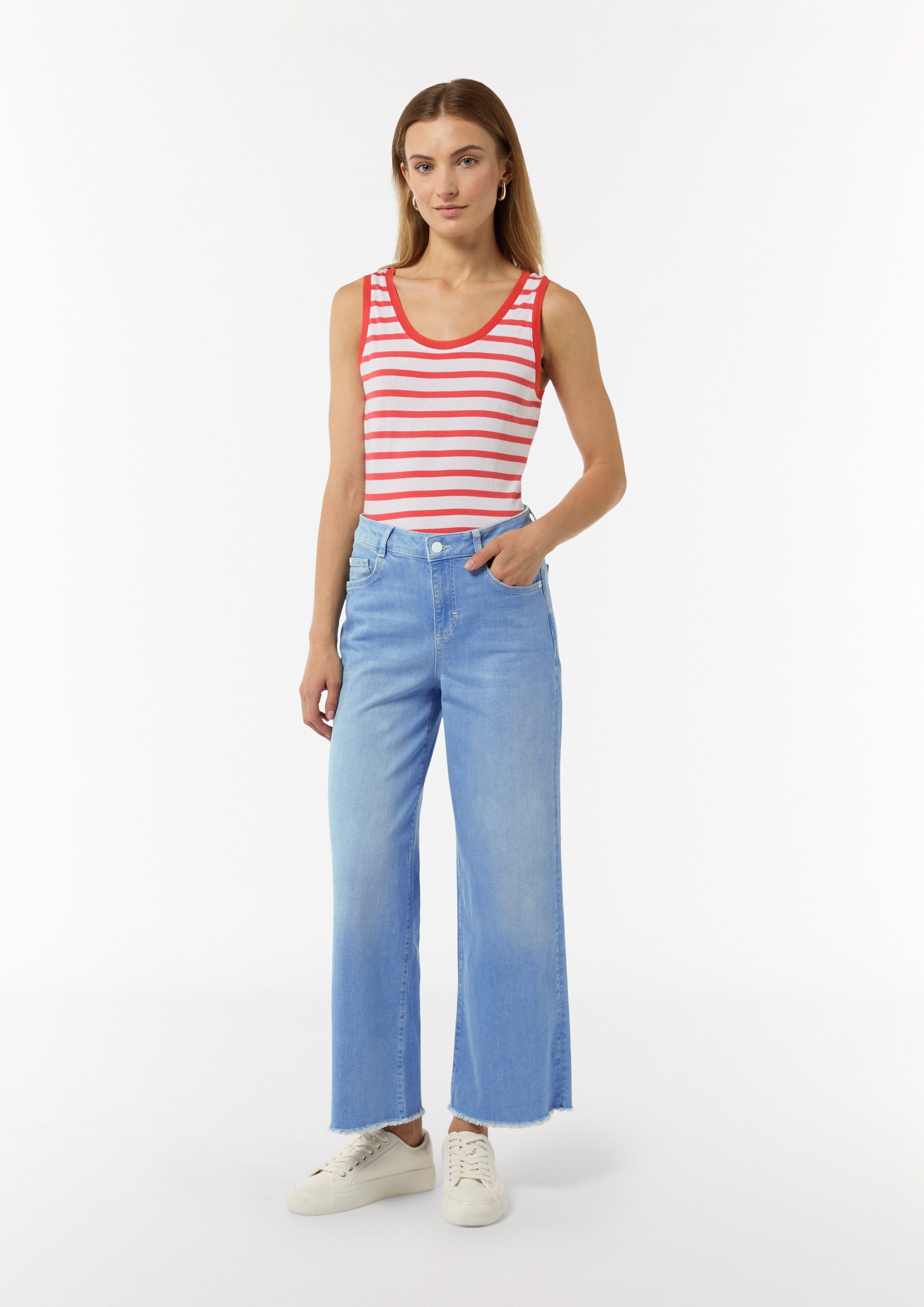 Verkürzte Jeans mit Wide Leg und ausgefranstem Saum - blau