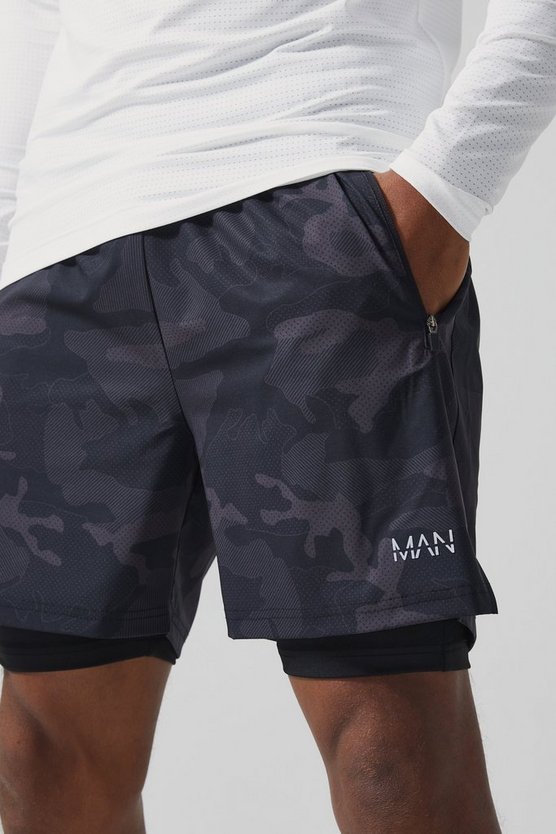 Man Active 2-in-1 Shorts mit Camouflage-Print