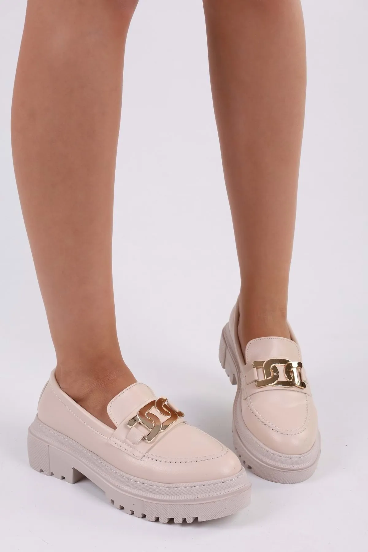 Shoeberry  Damen Nemy Beige Skin Daily Loafer mit dicker Sohle und Schnalle