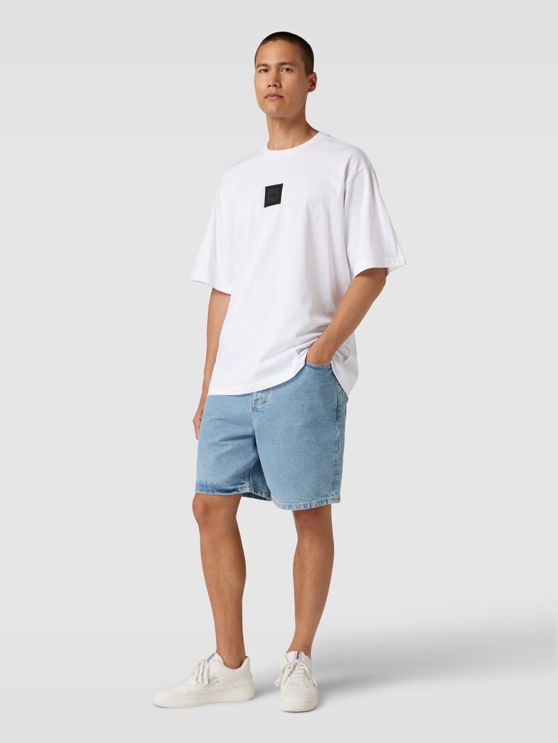Oversized T-Shirt mit Label-Detail Modell 'Talboa Lotus' in weiß