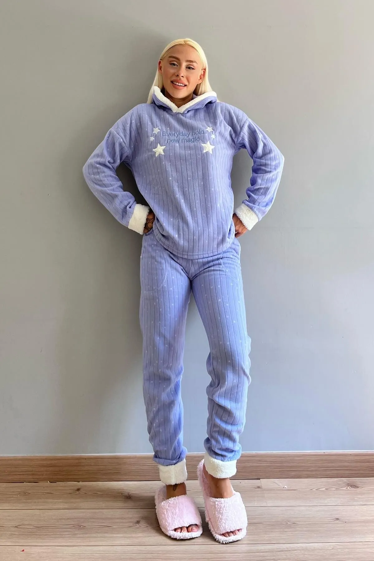 Pijamaevi  Blaues Everyday Magic gemustertes Plüsch-Polar-Pyjama-Set