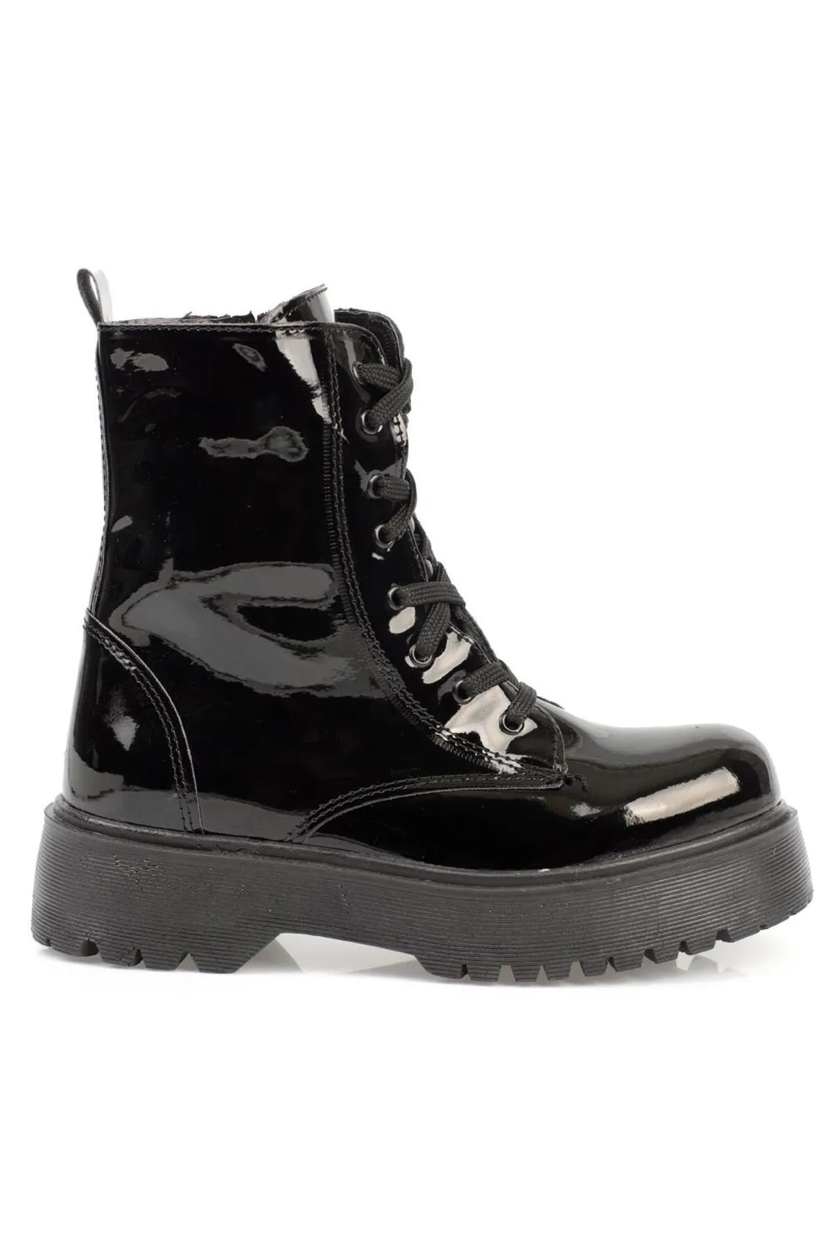 Capone Outfitters  Runde Zehenpartie, Schnürung vorne, seitlicher Reißverschluss, knöchellange Trak-Sohlen-Damenstiefel