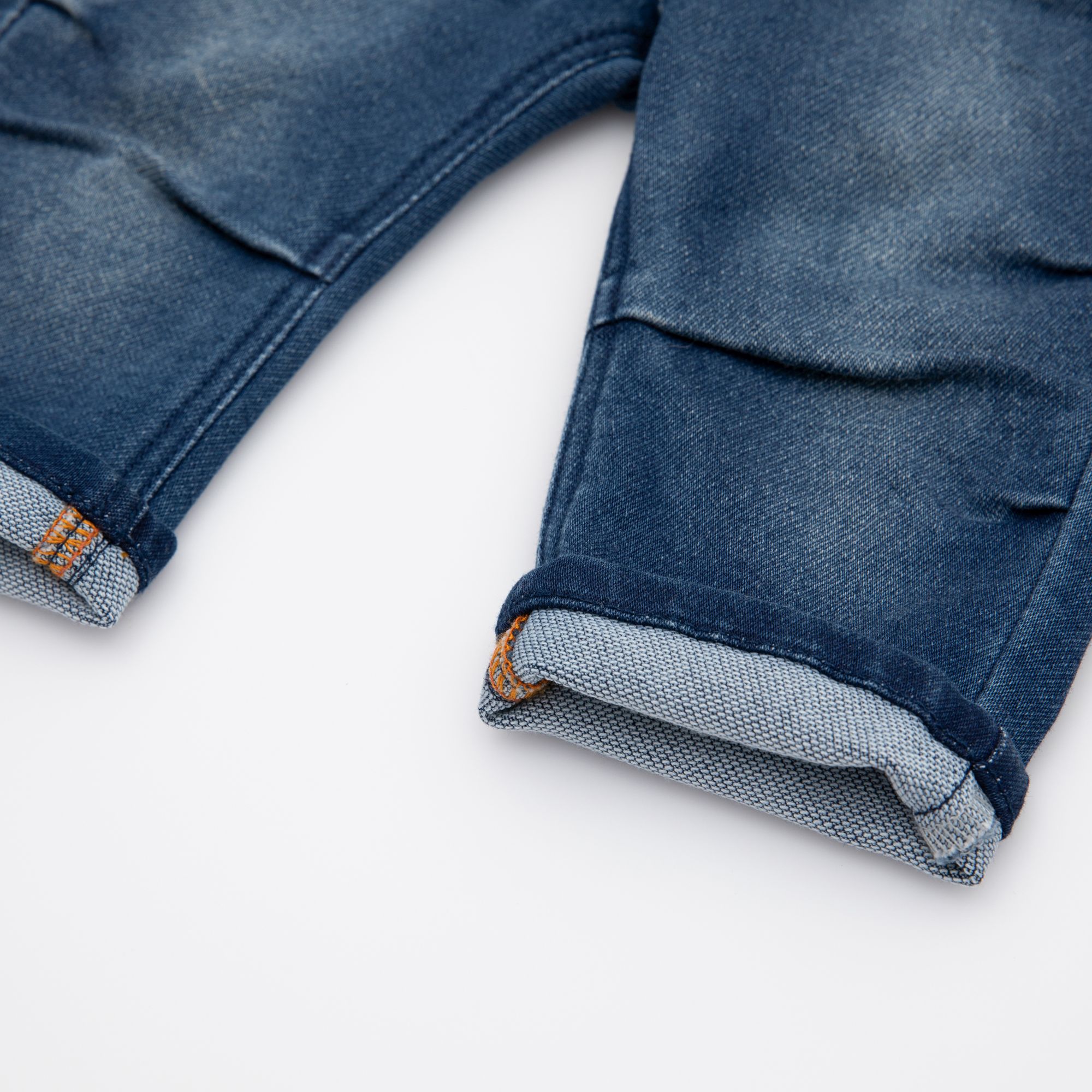 Babyjeans zum Krempeln