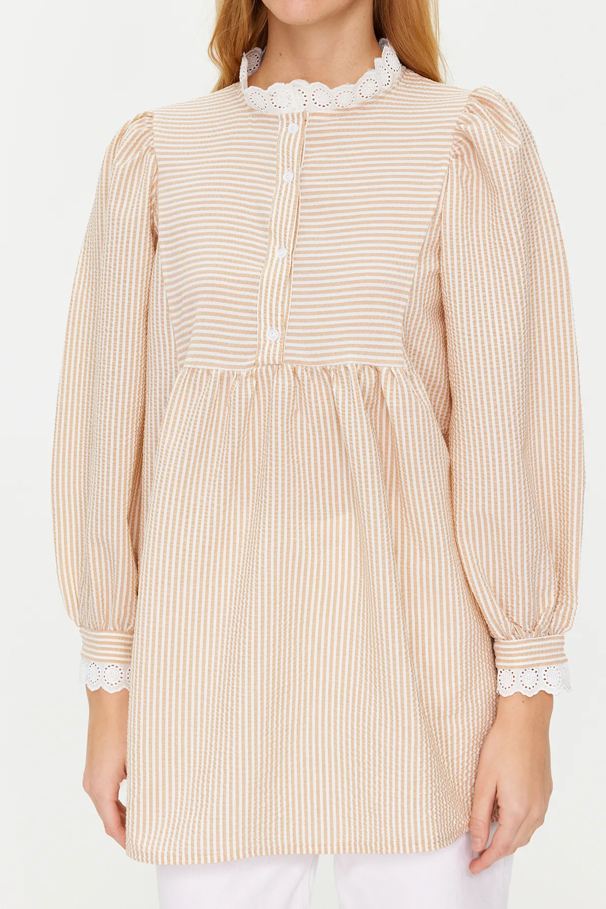 Trendyol Modest  Orangefarbene, karierte Seersucker-Tunika mit gewebter Spitze TCTSS23UK00067