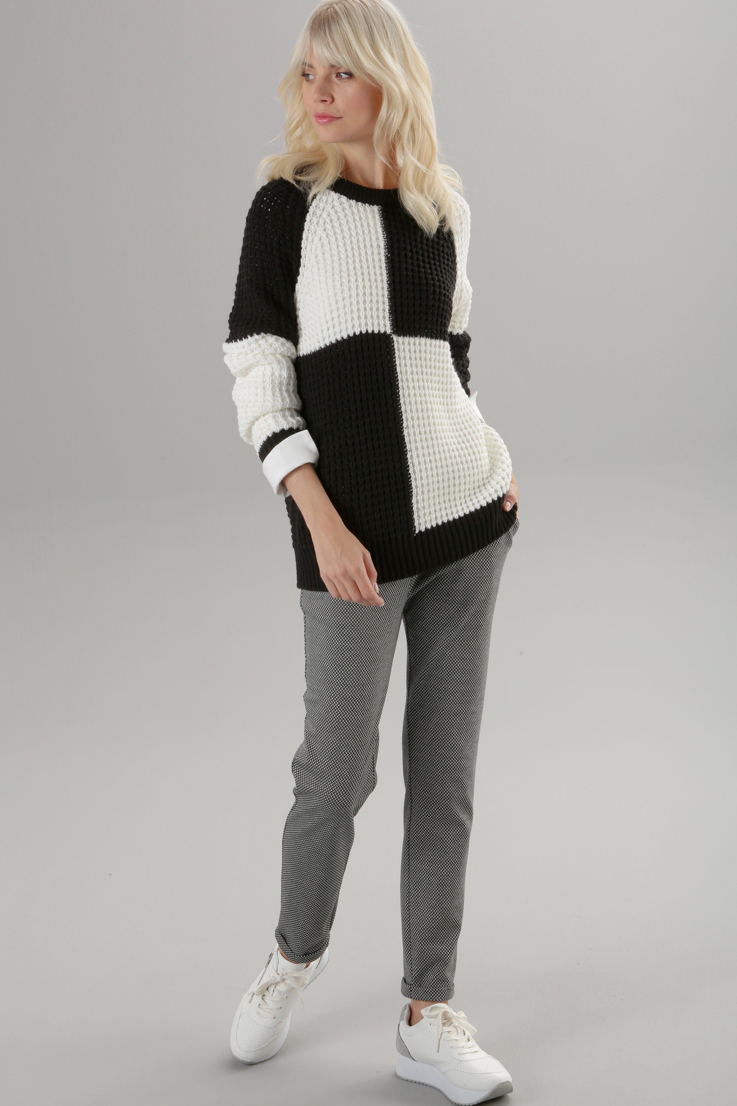 Aniston SELECTED Strickpullover mit modischem Flächenteiler