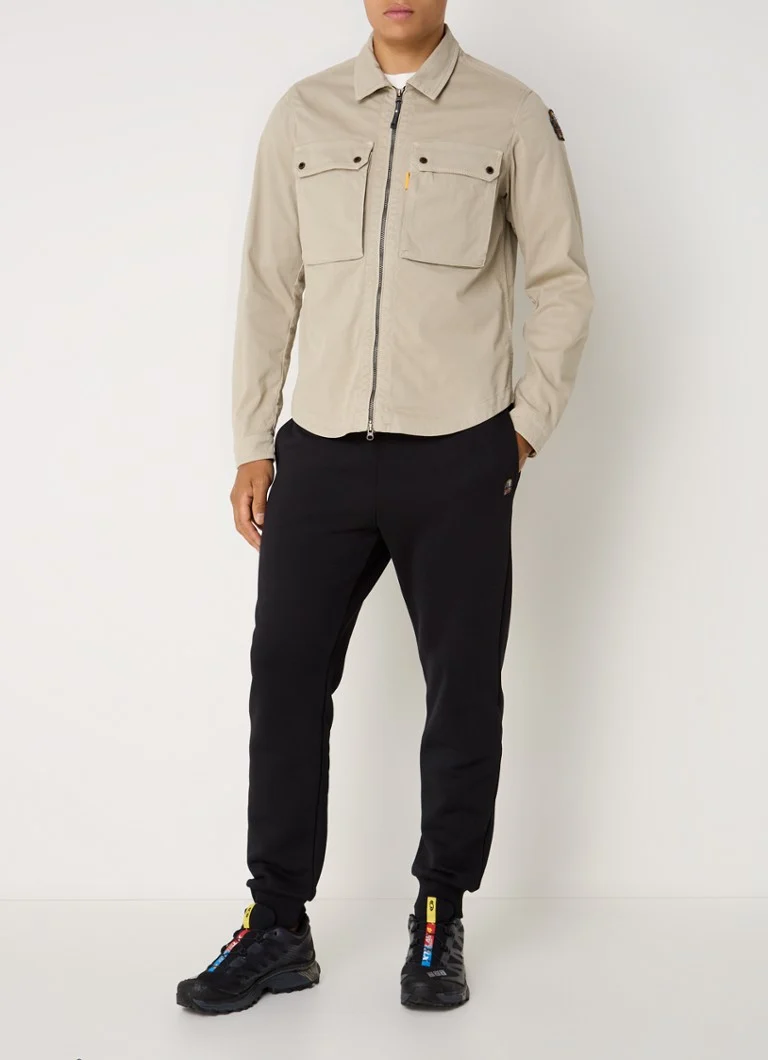 Camicia-giacca Parajumpers Tel dal taglio classico con tasche sul petto.