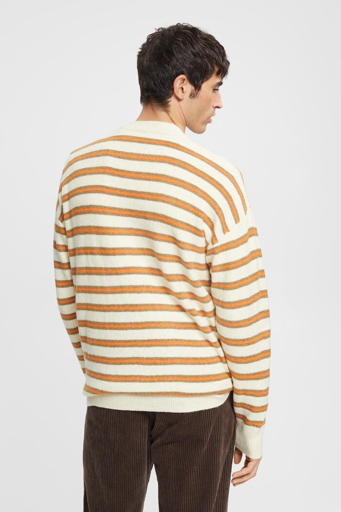 Strickpullover mit Streifen