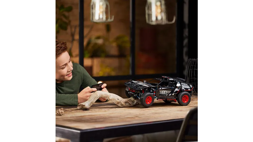 LEGO Technic 42160 Audi RS Q e-tron, ferngesteuertes RC-Auto-Spielzeug