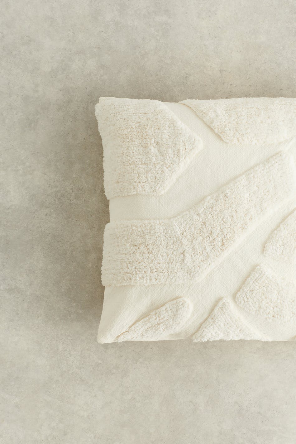 Tufted cushion cover