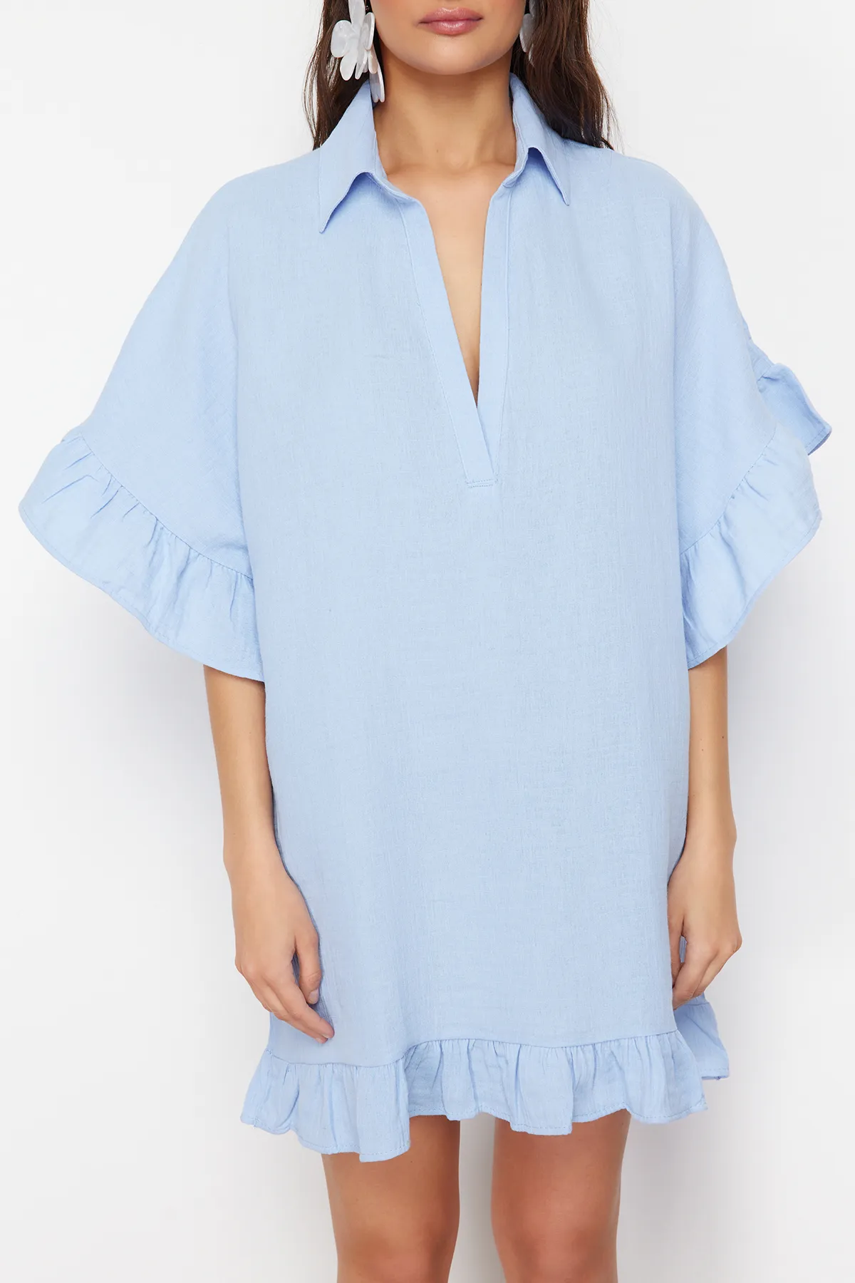Trendyol Collection  Blaues Mini-Strandkleid mit gewebten Rüschen TBESS24EL00115