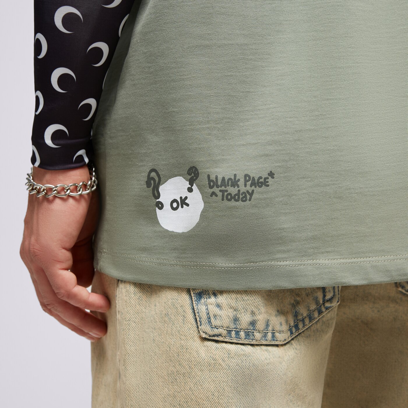 S.NOW JOB SIZEER T SHIRT “BLANK PAGE”-OLIVE Grün