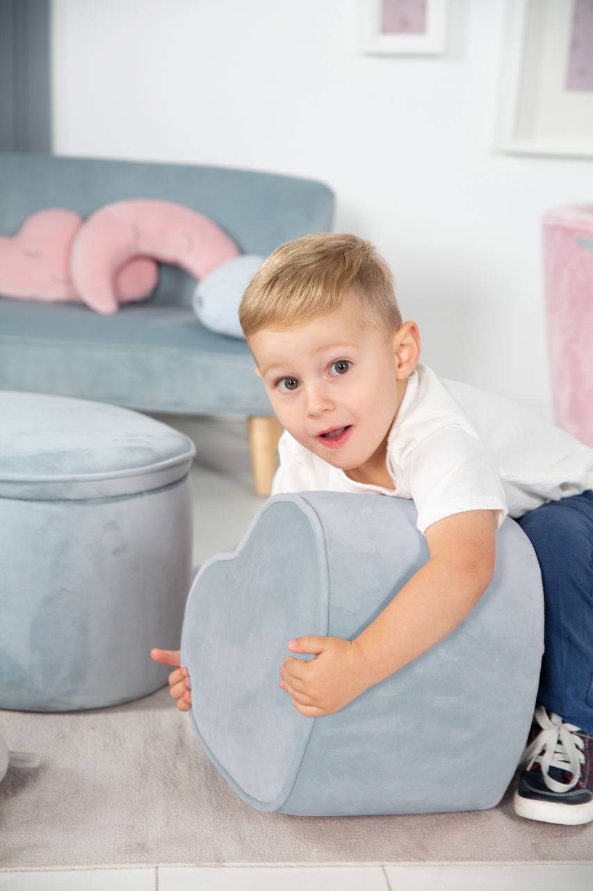 Roba Kinderhocker in Herzform „Lil Sofa“, bequemer Hocker, mit Samtstoff in Sky/Hellblau, Pouf