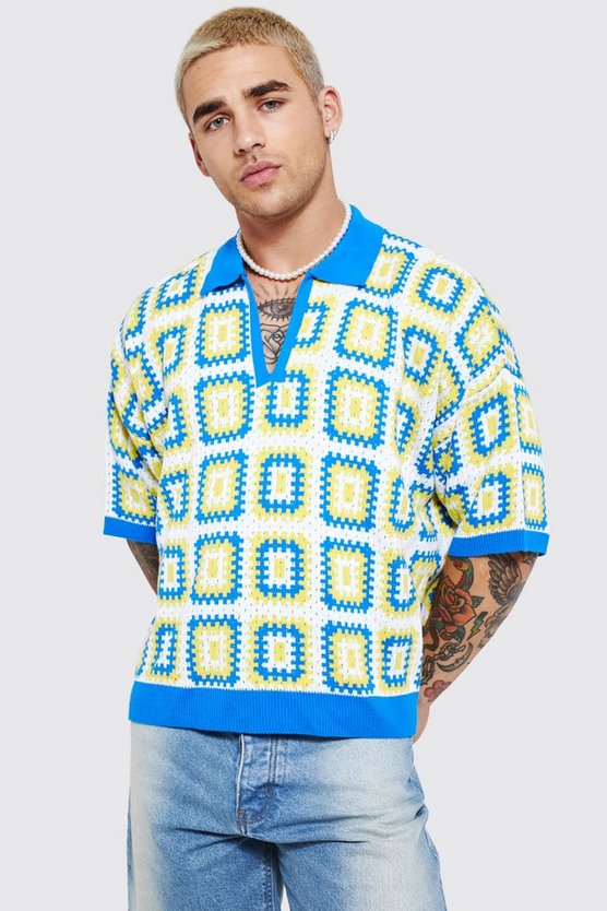 Kurzärmliges kastiges gehäkeltes Poloshirt