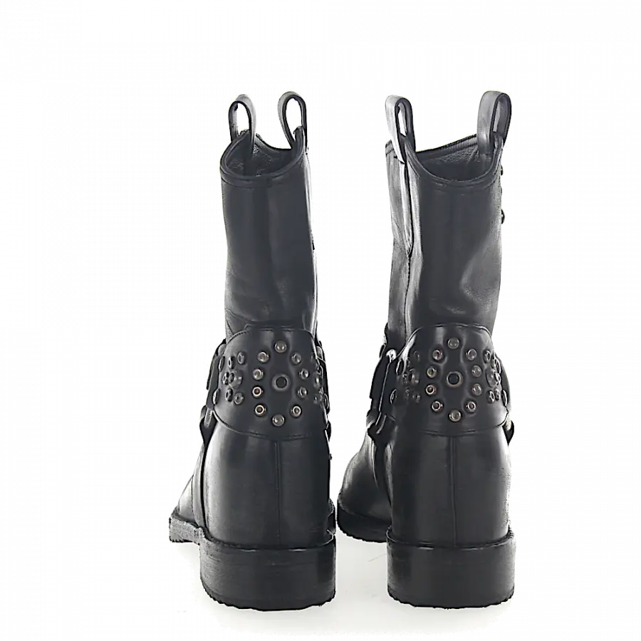 ROSS B. - Stiefeletten Kalbsleder Nieten Zierriemen schwarz - schwarz