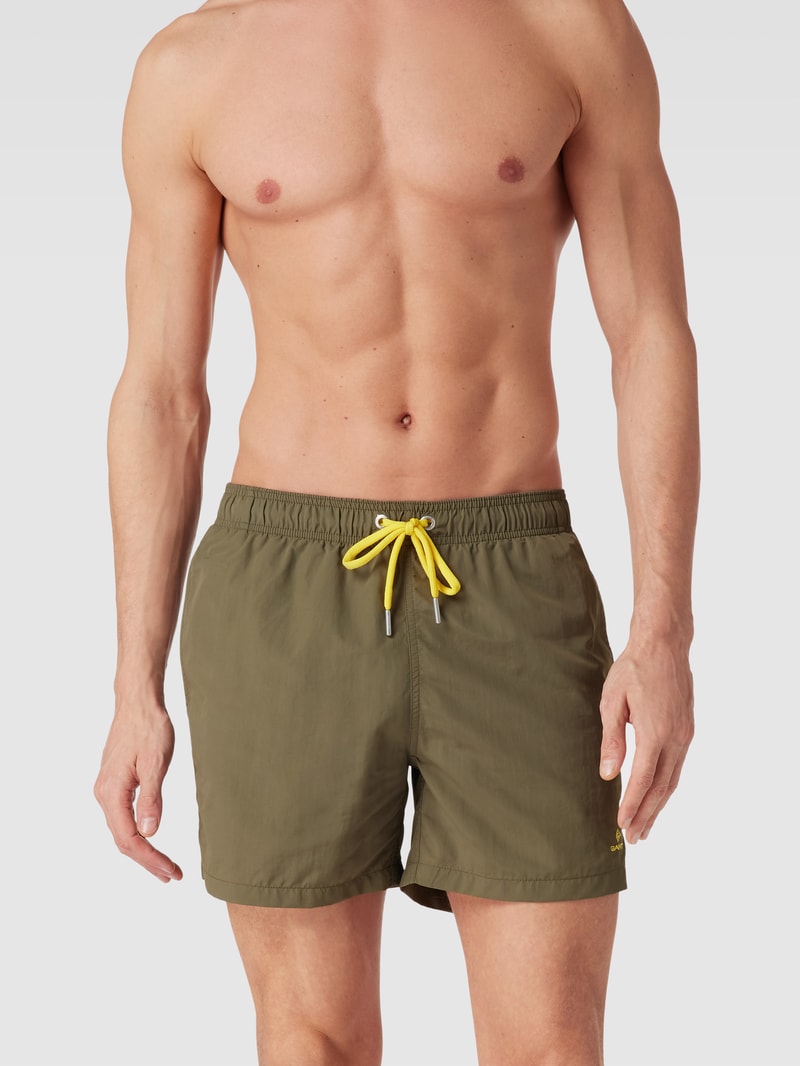 Badehose mit Label-Stitching in olivgrün