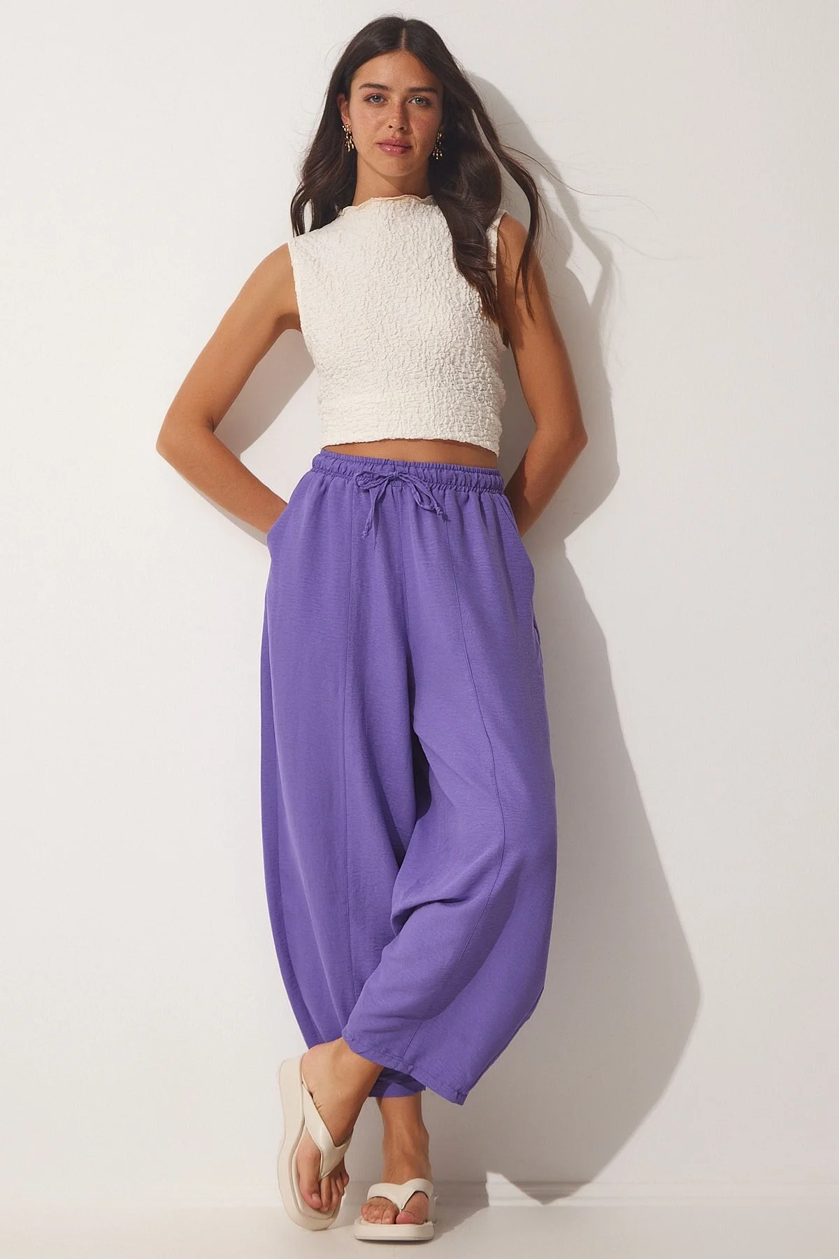Happiness İstanbul  Lilafarbene Shalwar-Hose aus Leinenviskose mit Taschen für Damen CV00001