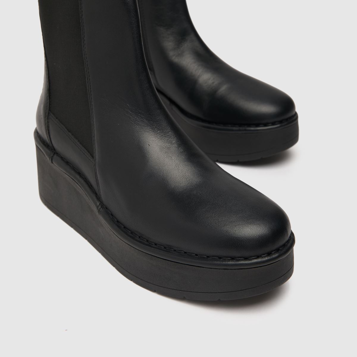 Fly London – Svarta Hagu-plattformschelseboots