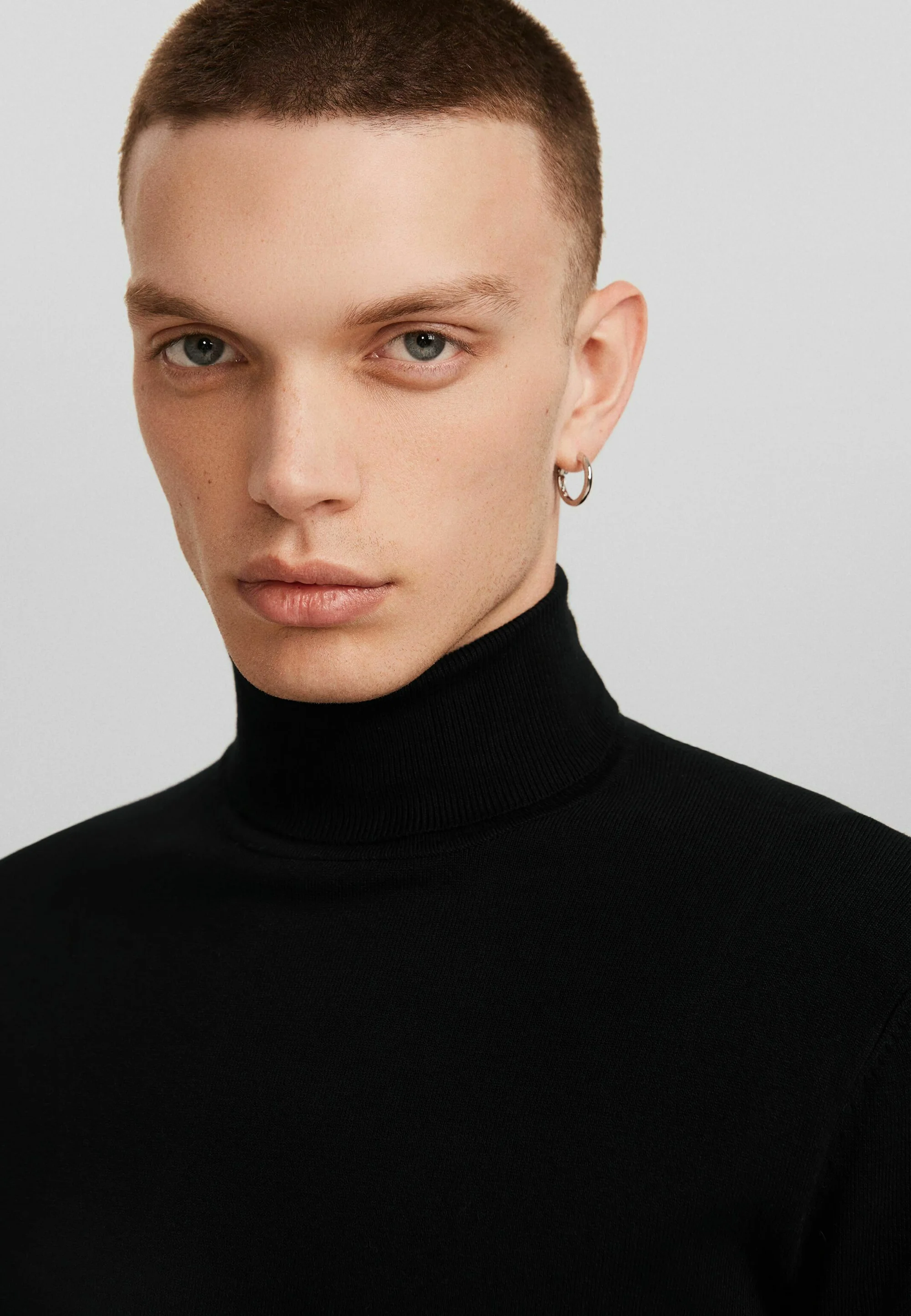 Bershka CUELLO ALTO - Suéter