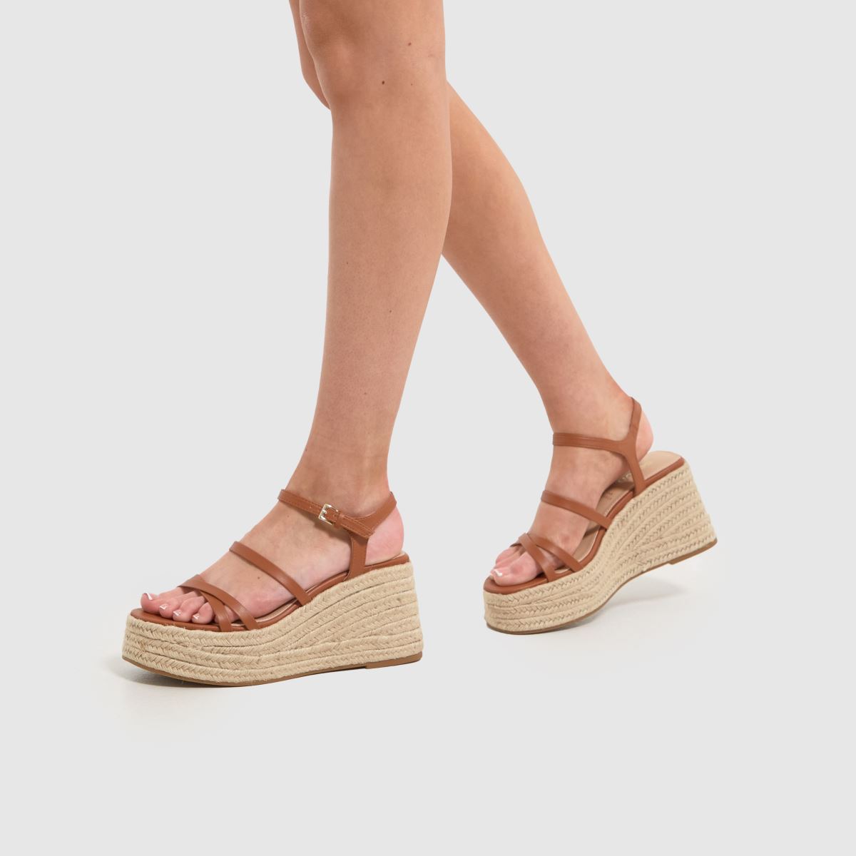 Schuh Vienna – Bruna sandaler med kilklack och remmar