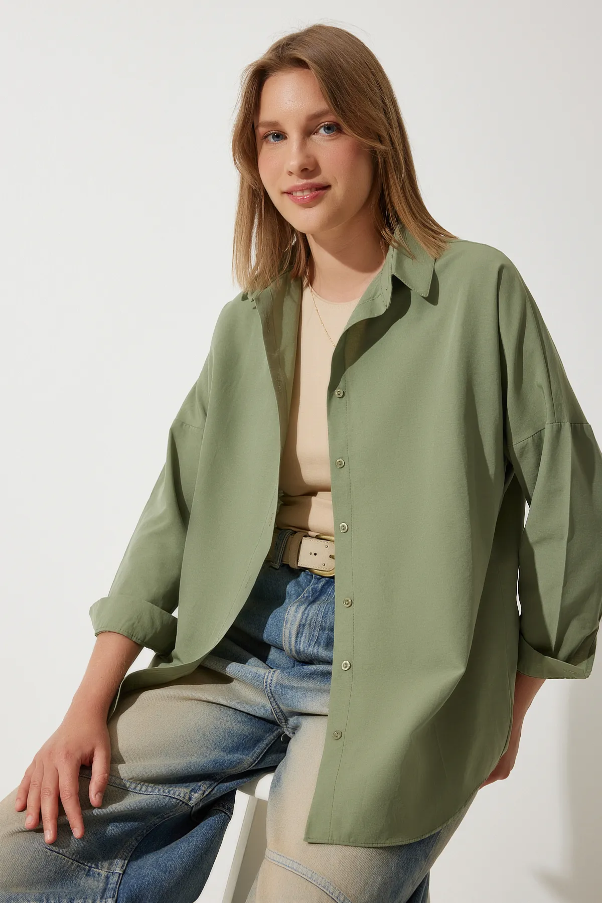 Happiness İstanbul  Khakifarbenes, langes Basic-Shirt für Damen in Übergröße DD00842
