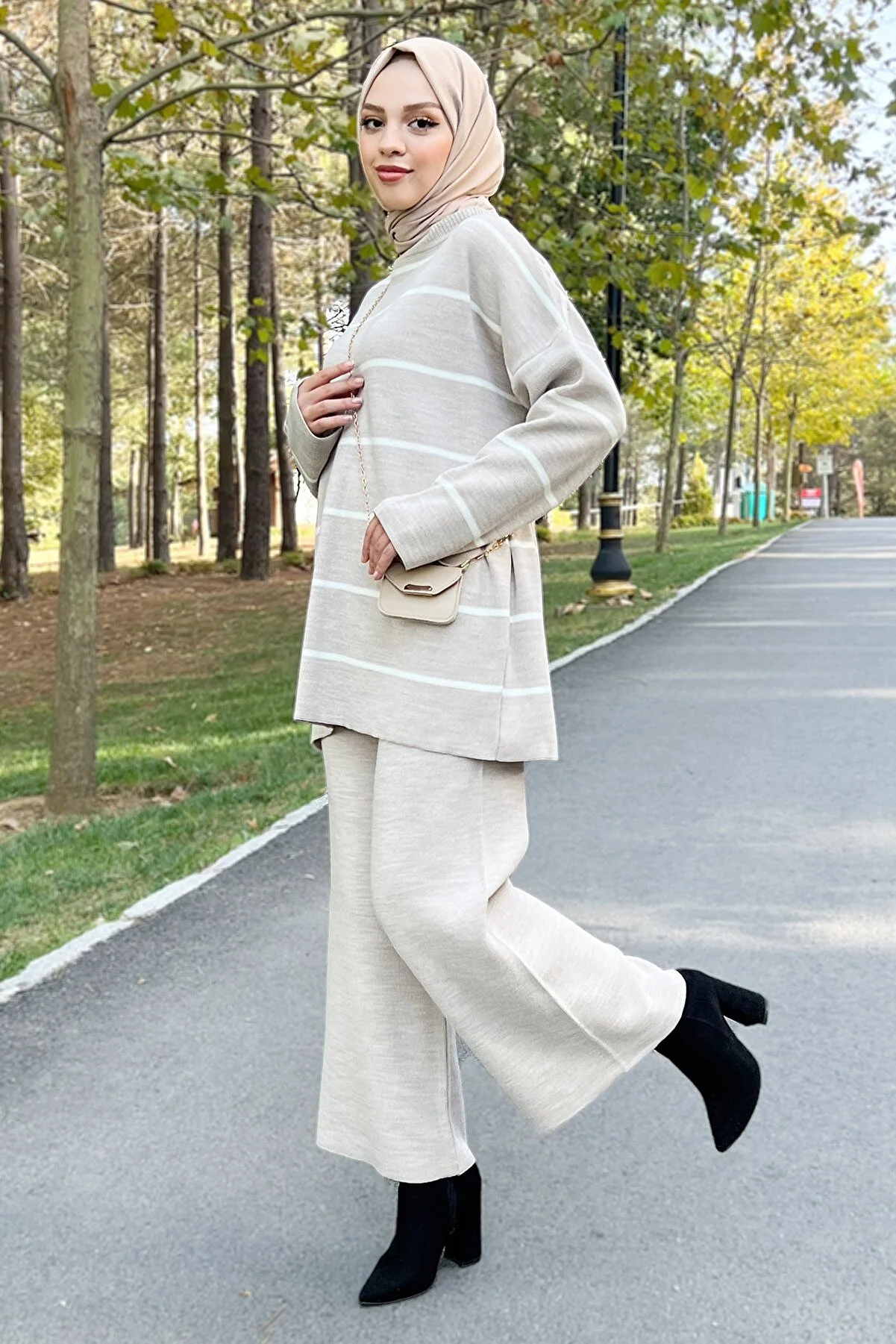 Tesettür Dünyası  Gestreiftes Strickset Tsd220905 Beige_copy(1)_copy(1)