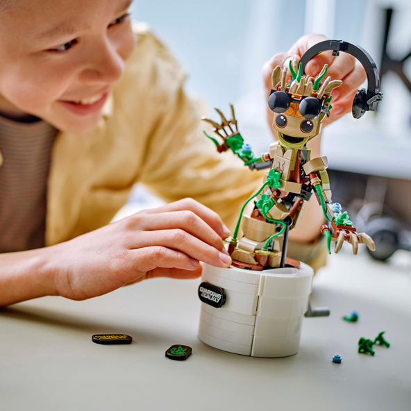 Marvel Super Heroes™ Tanzender Groot 76297