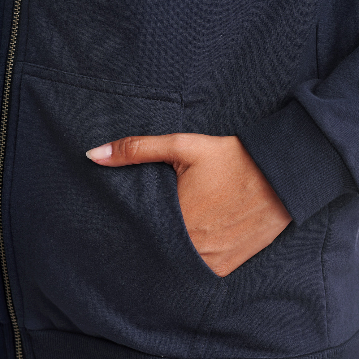 2 Damen Sweatjacken mit Herz-Stickerei