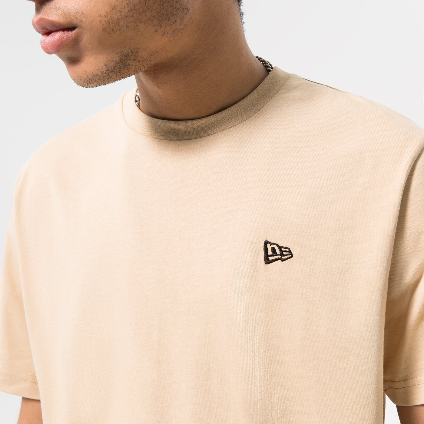 NEW ERA T-SHIRT NE ess OMLBLK NONE Beige