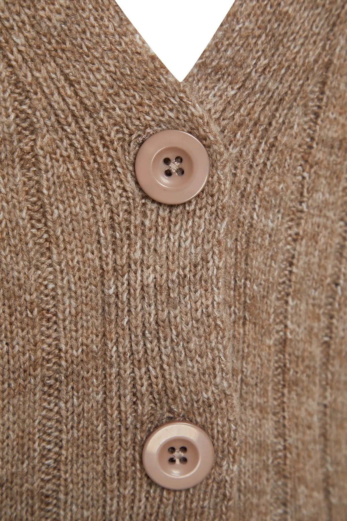 Trendyol Collection  Nerzfarbenes, weit geschnittenes Set aus Oberteil und Unterteil aus weicher Strickware TWOAW22AU0128