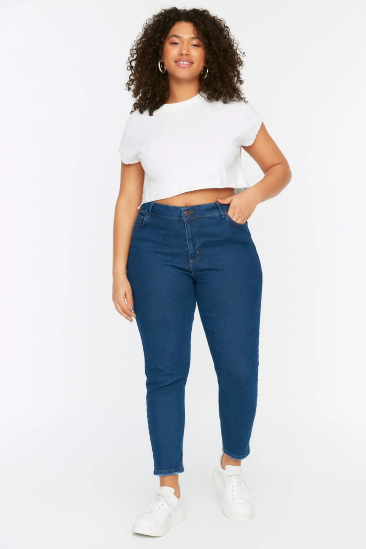 Trendyol Curve  Dunkelblaue, hoch taillierte, dehnbare Röhrenjeans TBBSS22JE0189