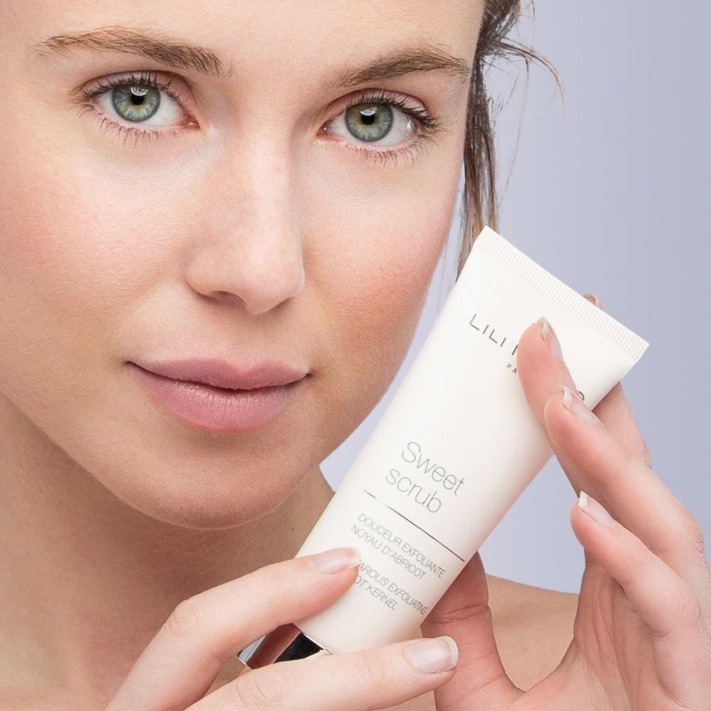 lili margo Sweet Scrub Douceur Exfoliante Noyau d'abricot Soin: Exfoliant