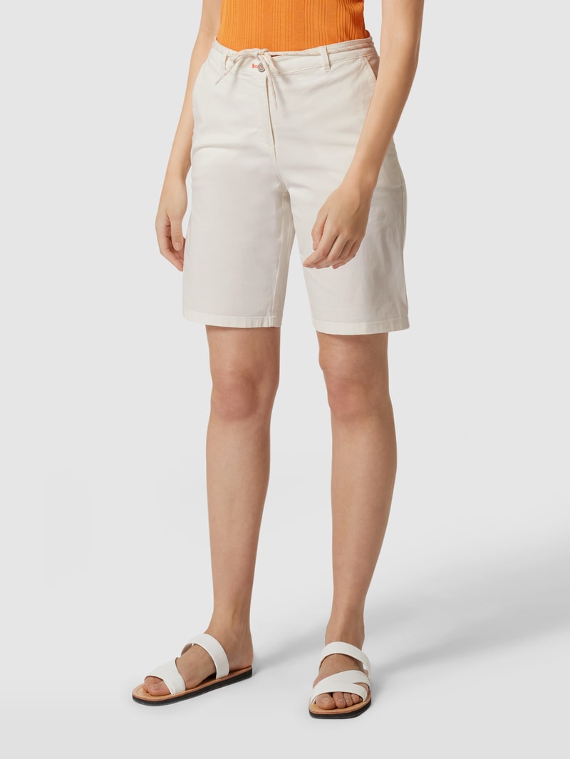 Bermudas mit seitlichen Eingrifftaschen in offwhite