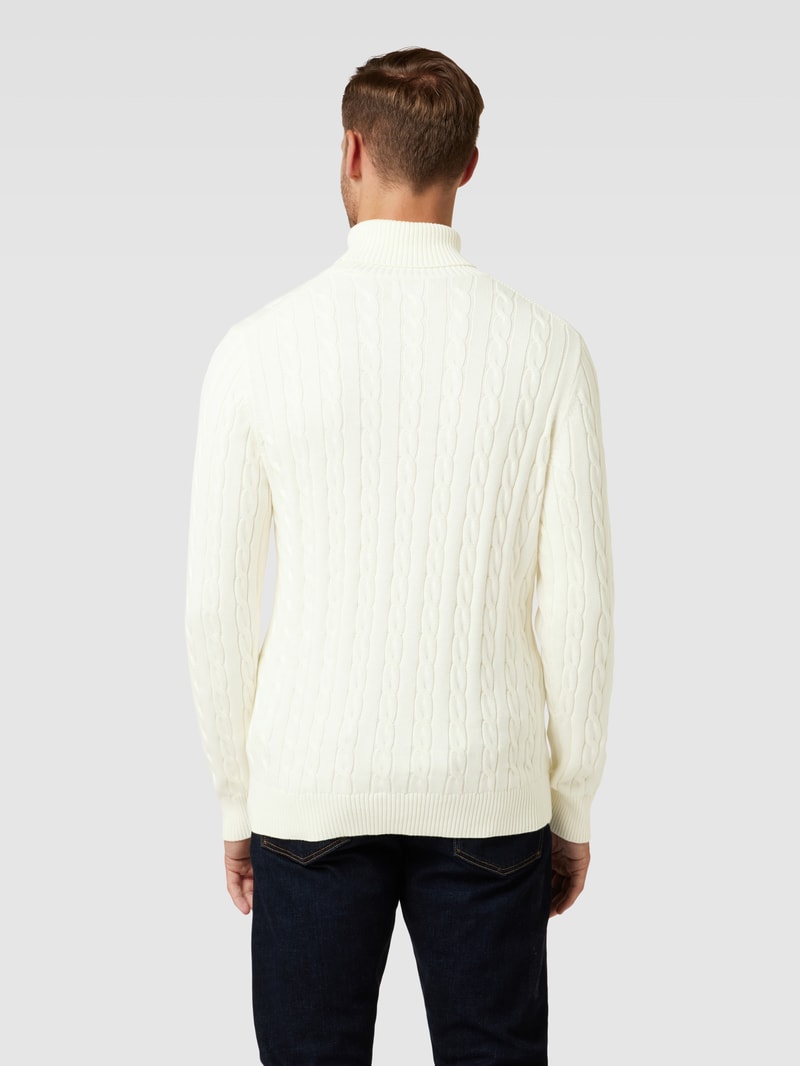 Strickpullover mit Rollkragen in offwhite